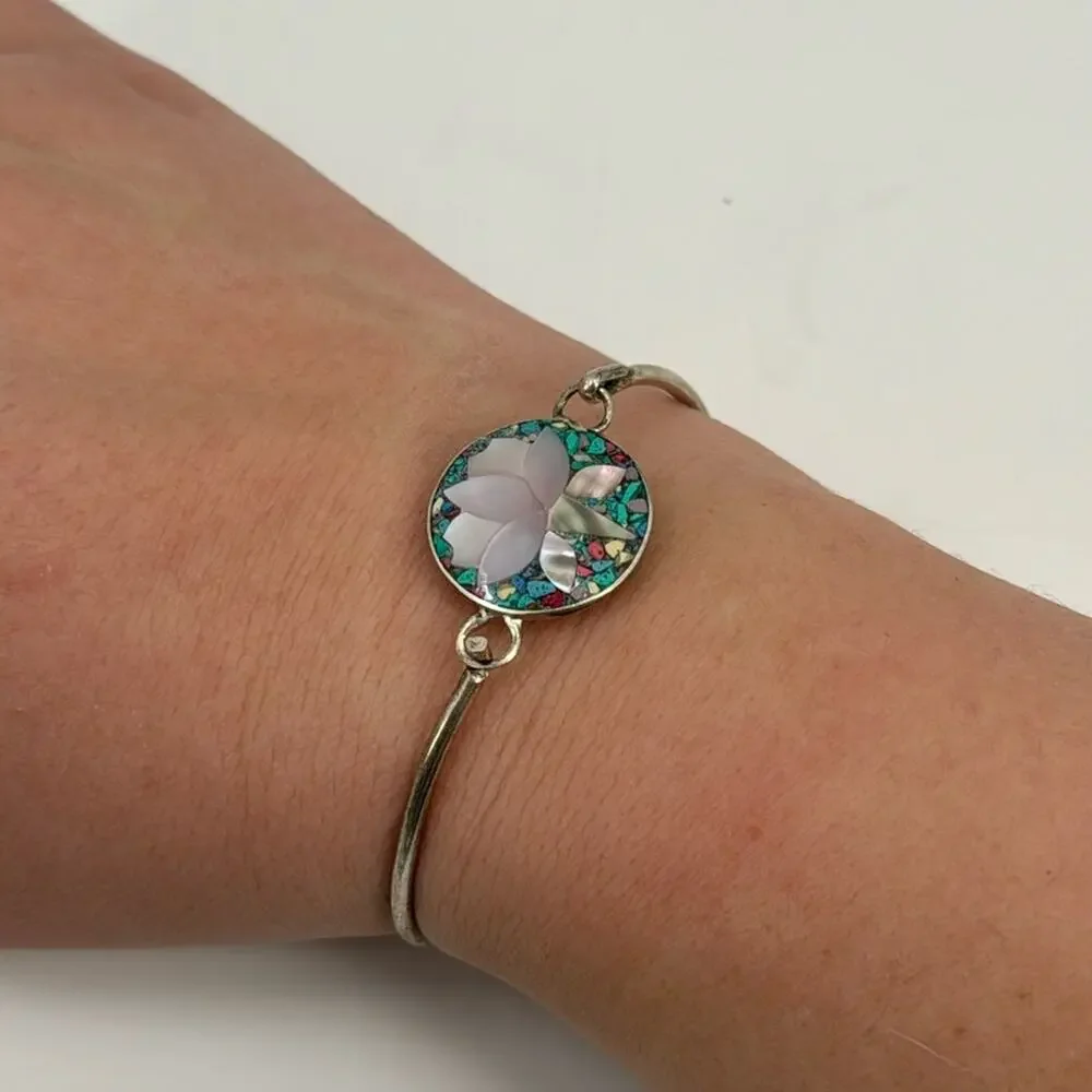 Sterling silver mother of pearl flower bracelet - Picture 1 of 5